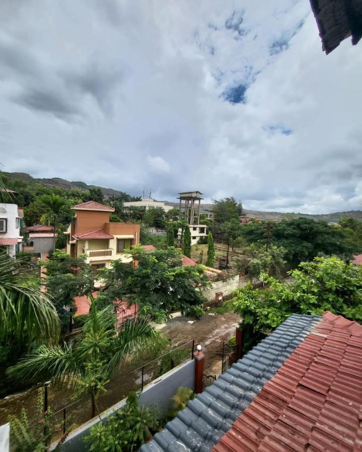 The Perfect Stays- Lal Mahal Villa With Disco Pool Лонавала Экстерьер фото